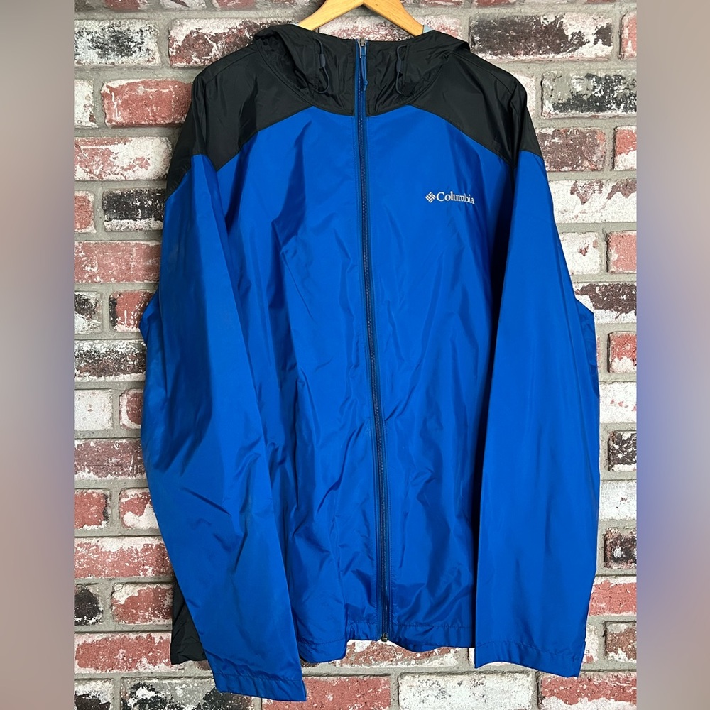 Columbia Blue and Black Windbreaker Lightweight Water-Resistant